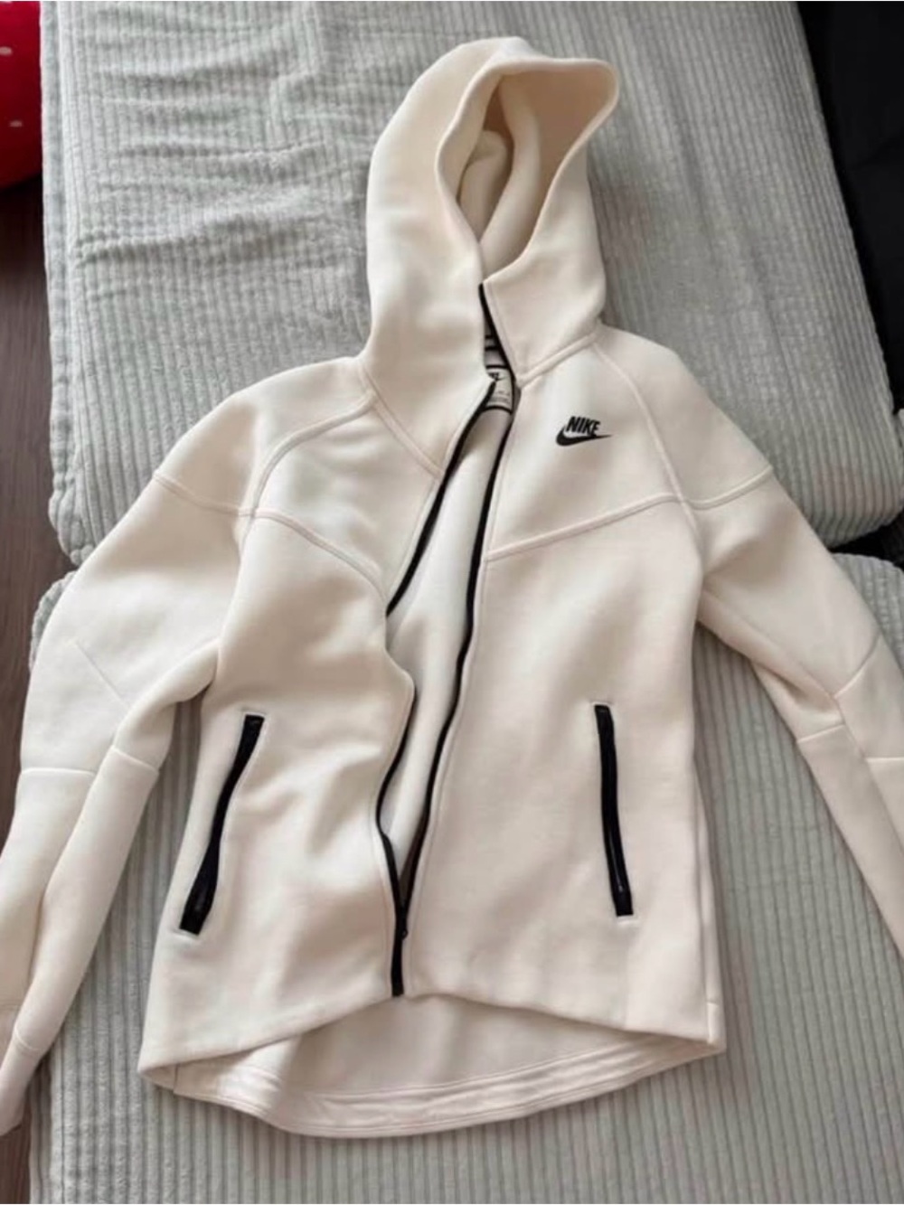 Nike Women’s Cream Hooded Zip-Up Jacket XS